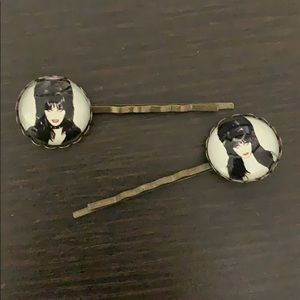 Elvira bobby pins
